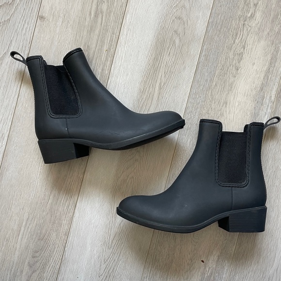 Jeffrey Campbell Boots ankle stormy rain womens Black (size 8) matte minimalist - Picture 1 of 6